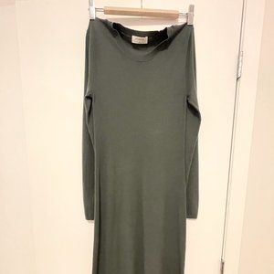 Green Aritzia Babaton longsleeve dress